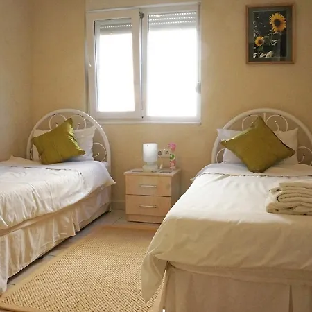 Luxury In Award Winning Private, Small Community Location Lejlighed Side