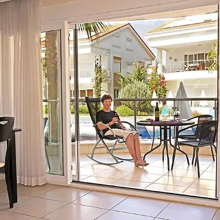 Апартаменты Luxury In Award Winning Private, Small Community Location *