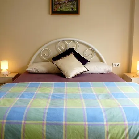 شقة Luxury In Award Winning Private, Small Community Location